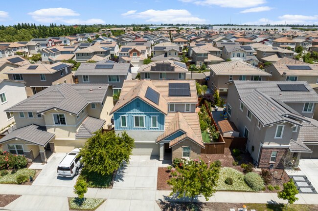 Photo - 4560 White Sage St