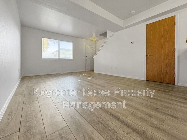 Photo - 254 Elbridge St E