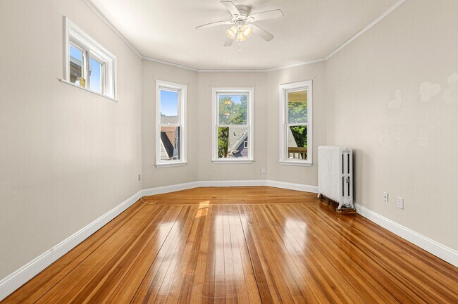 17 Farquhar St Unit 3