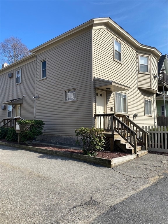 Photo - 74 Lakewood St Unit 2R