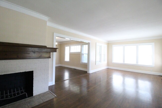 Photo - 1412 W 51 St Unit 1412 W 51ST STREET-1ST FLOOR