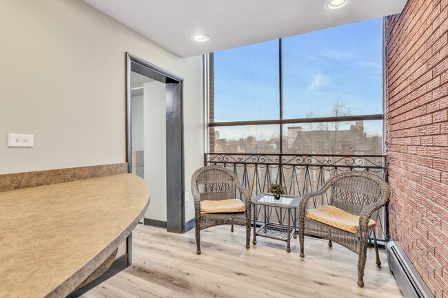 Laundry Sitting Area
