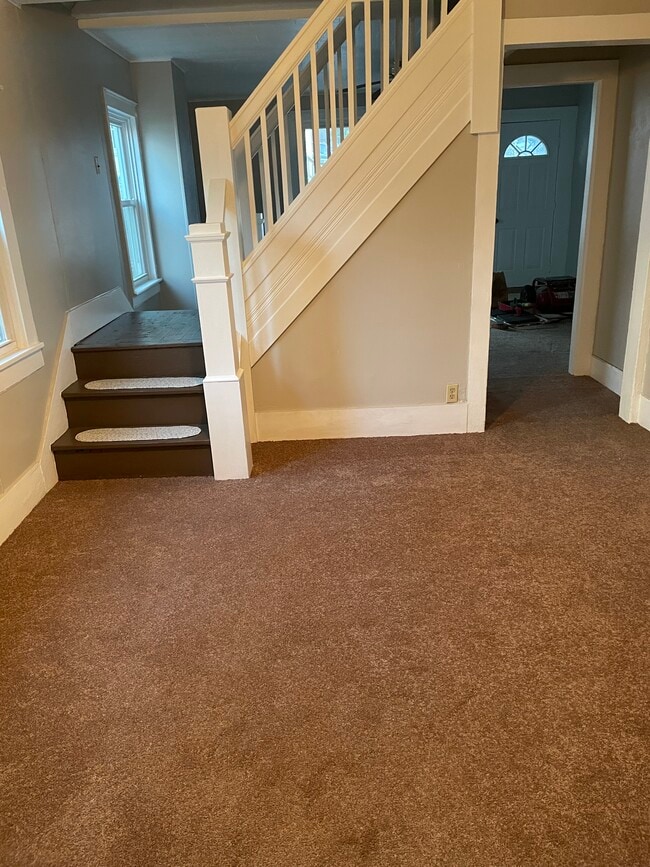 Photo - 305 N 3rd St