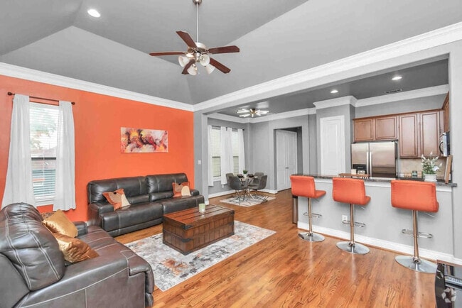 Building Photo - 2521 St Emanuel St Rental