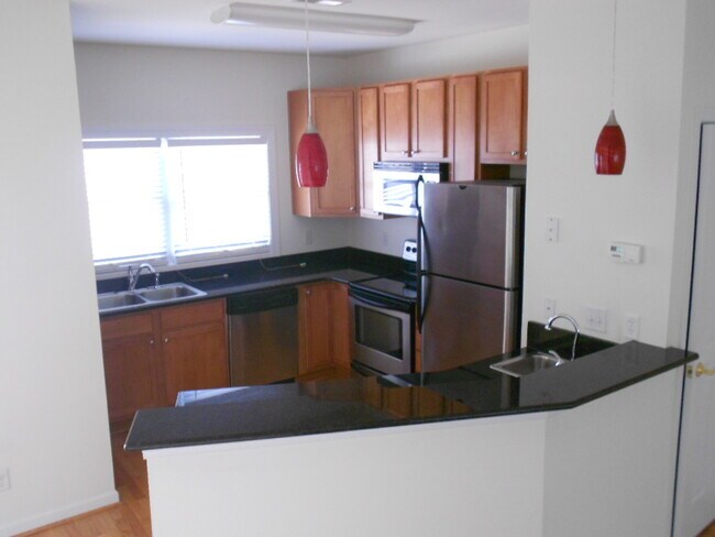 Photo - 2009 Baltic Ave