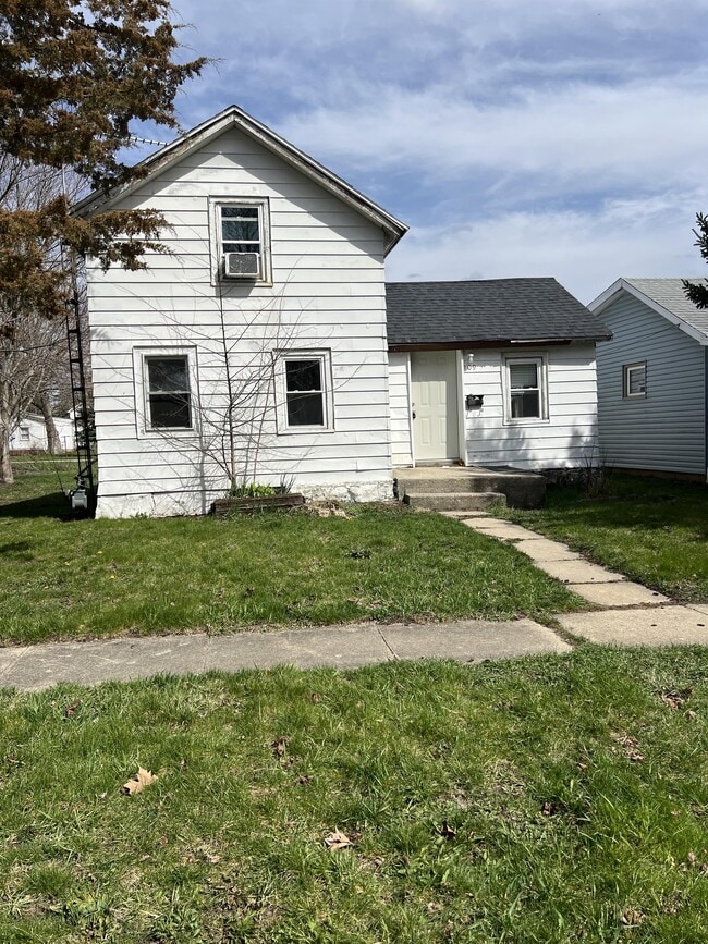 Building Photo - 109 S 12th St