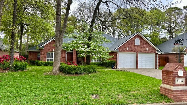 Photo - 3308 Oak Knoll Dr House