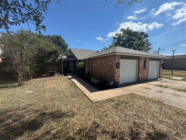Photo - 112 S Mockingbird Ln
