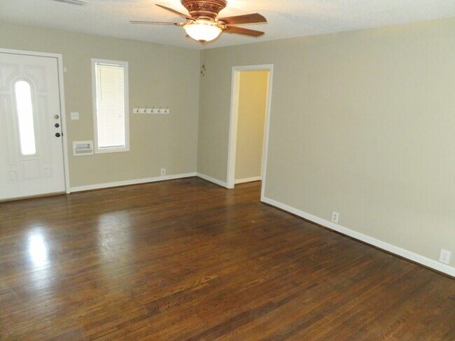 Photo - House Located Minutes From Medical District & Texas Tech Campus!