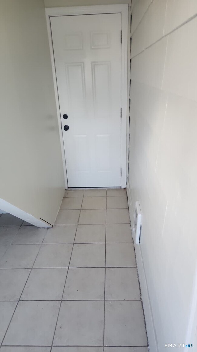 Photo - 60 Lincoln Ave Unidad 1st Fl