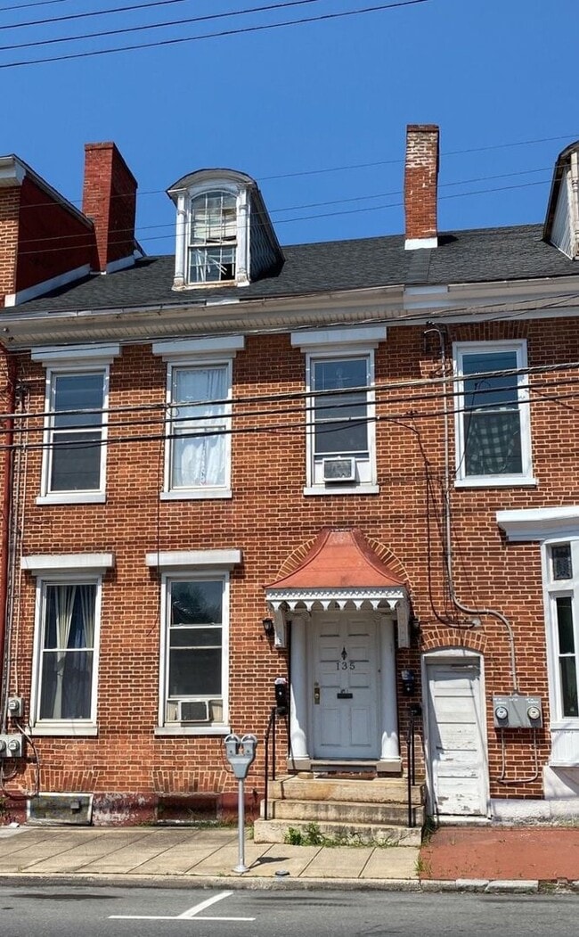 Building Photo - 135 S 2nd St Unit 135 1 Rental
