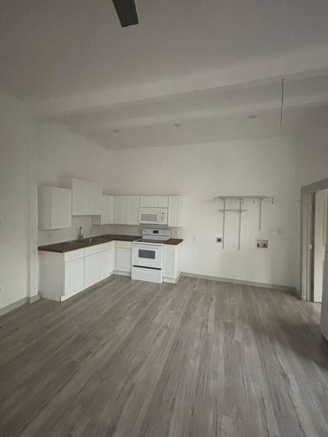 Photo - 2004 Monterey St Unit 2