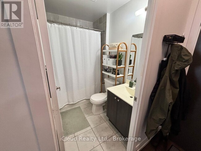 Photo - 68 Merton St Unit 410