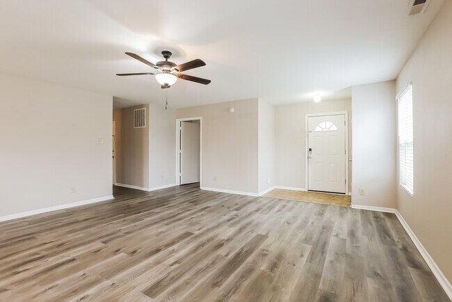 Photo - 2329 Seven Peaks Dr