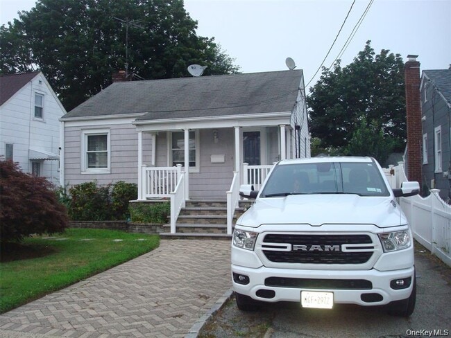 Building Photo - 197 Fenimore Ave