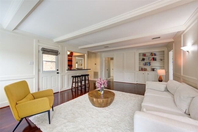 Building Photo - 15739 Fleetwood Oaks Dr