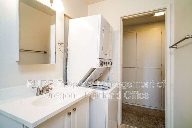 Photo - 2096 SE Pinelane St