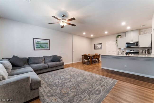 Photo - 7451 Sunray Point St