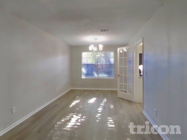 Photo - 18139 Lake Bend Dr