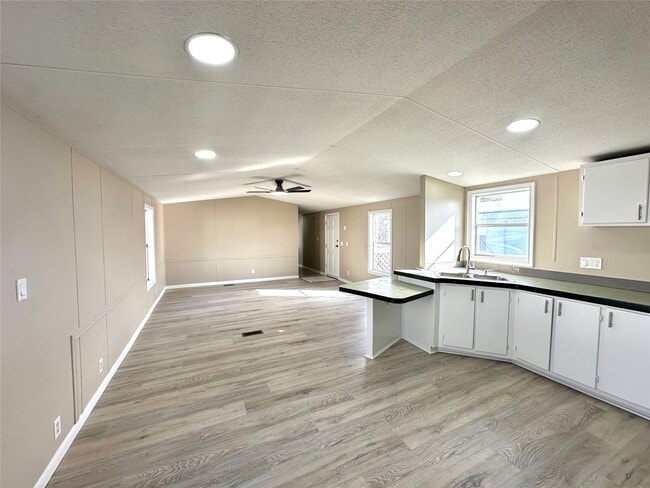 Building Photo - 4602 Durant Ave