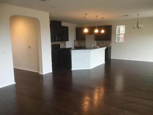 Photo - 1405 Berlin Ln