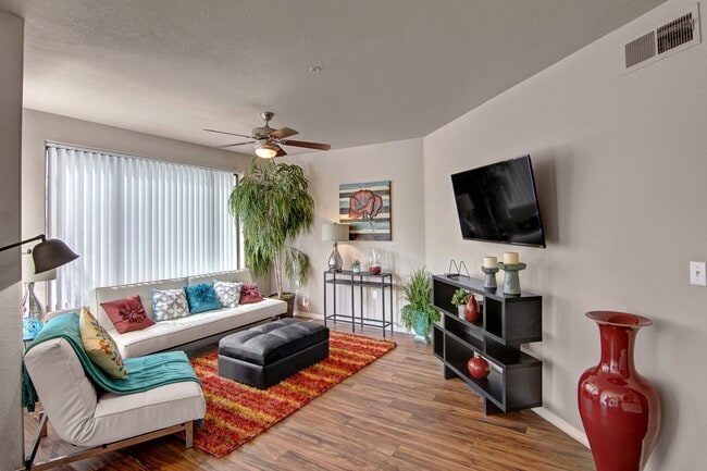 Building Photo - The Hawthorne