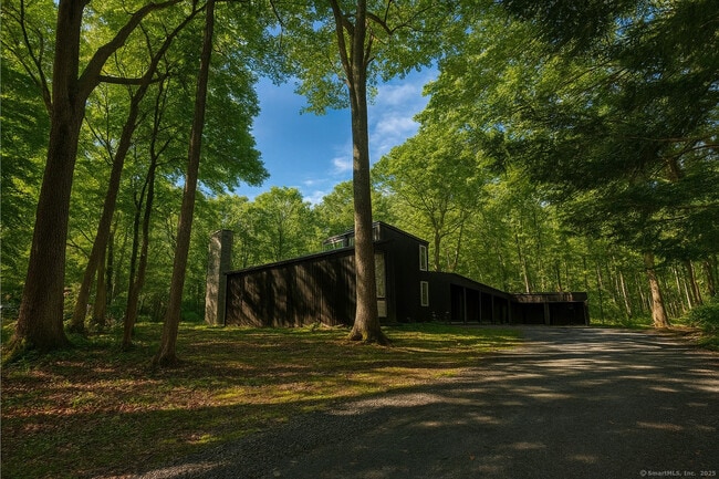 Photo - 860 Oakwood Rd