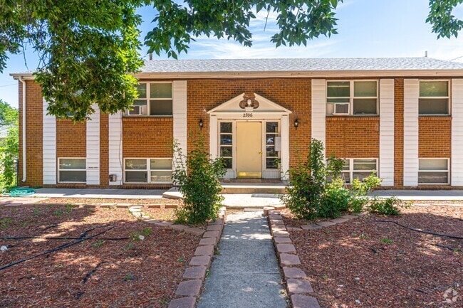 Building Photo - 2396 S Linden Ct Rental