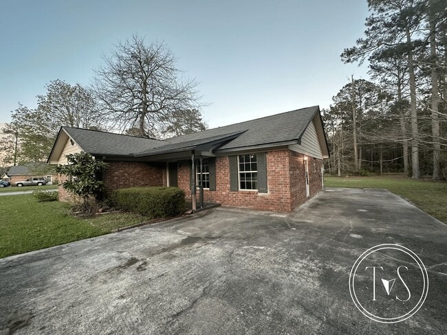 Photo - 730 Dover Ln