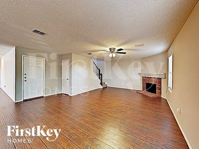 Photo - 1001 Mazourka Dr