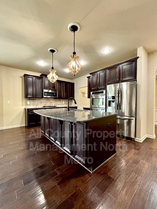 Photo - 711 Flag St