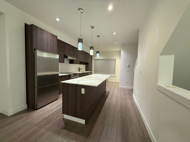 Photo - 9080 No. 3 Road