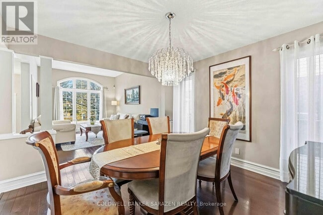 Photo - 734 Rolling River Crescent