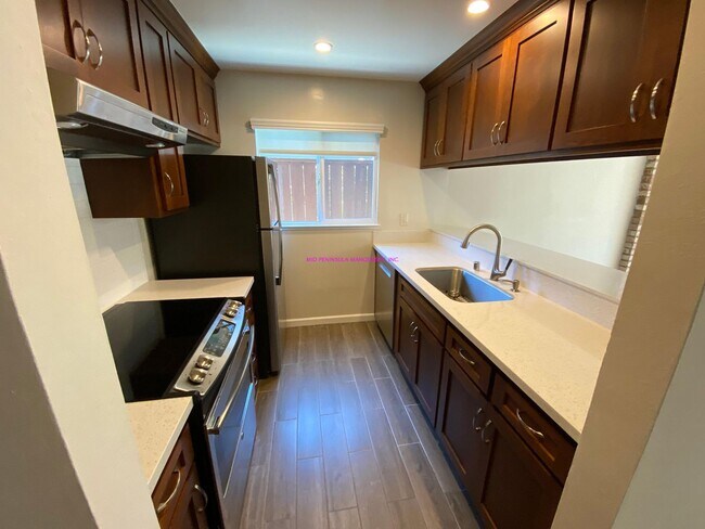 Photo - 105 London Ct, San Bruno CA 94066 Unit 105