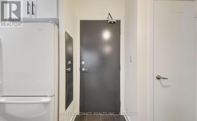 Photo - 4070 Confederation Pkwy Unit 606