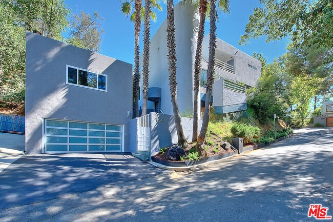 Building Photo - 7943 Willow Glen Rd Rental