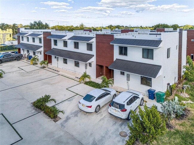 Building Photo - 936 NW 10th St