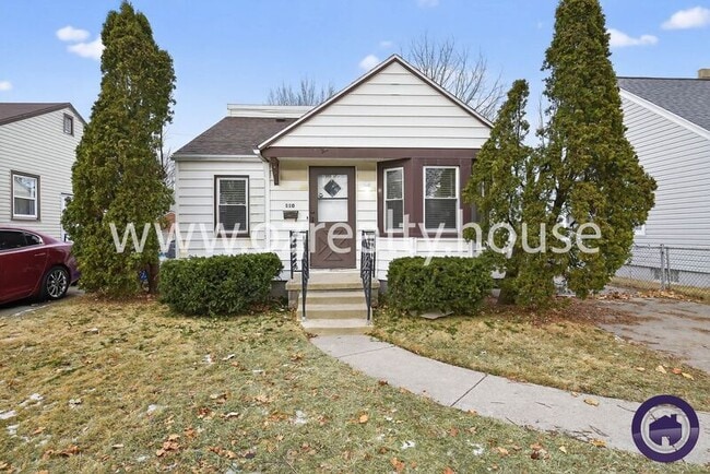 Building Photo - 110 Pasadena Blvd