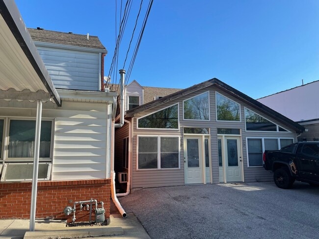 Building Photo - Duplex