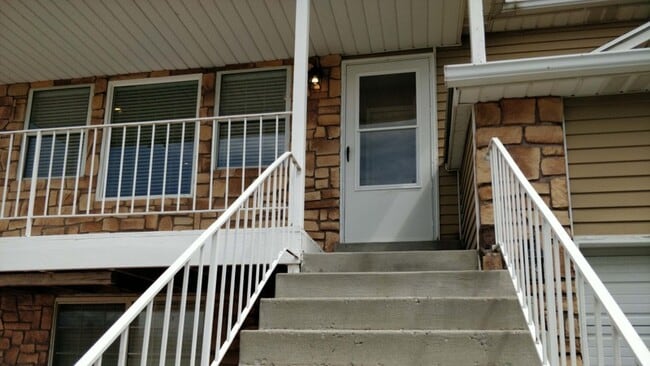Photo - 940 W Red Oaks Dr