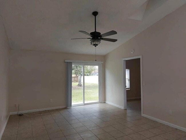 Photo - 1562 Bonview Ave