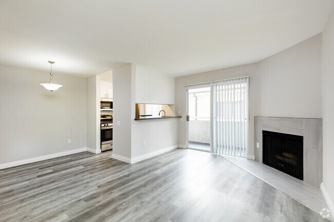 Junior, 1BA - 550SF