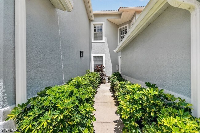 1285 Sweetwater Cove Unit 2106