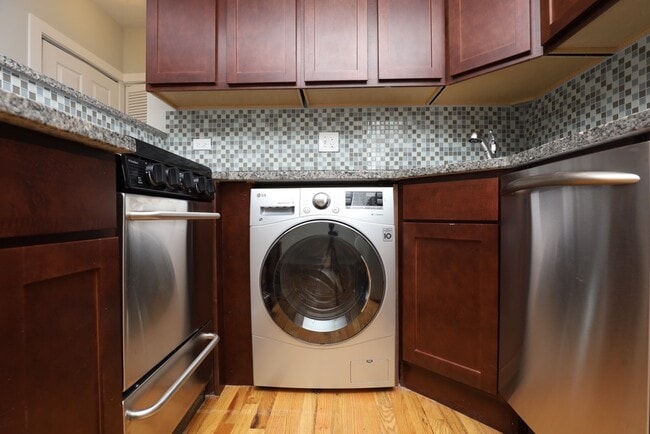 Photo - 562 W Arlington Pl Unidad 401