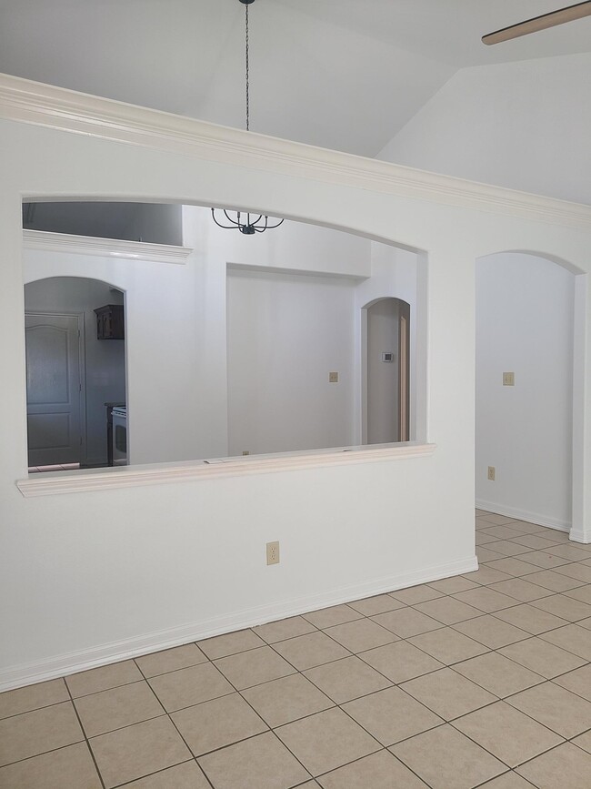 Building Photo - 2500 Tahiti Dr Unit 1