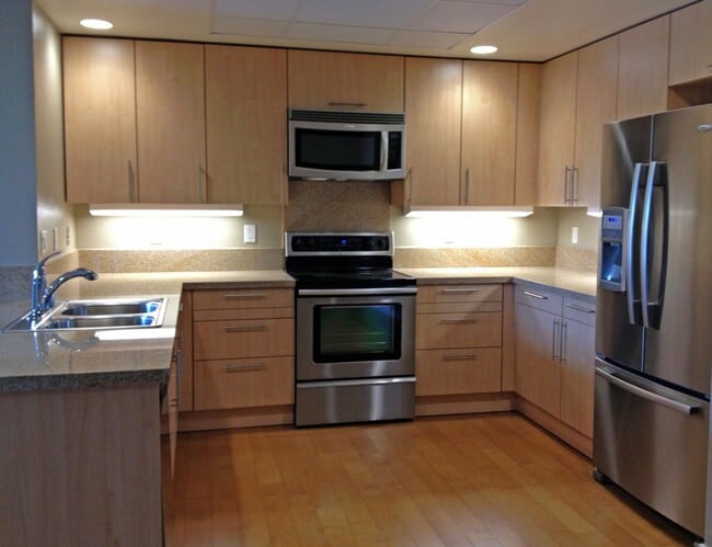 Photo - Huge 1 Bedroom Flat with Storage Locker and Original Brick Walls at Plant 51 Unidad 1128