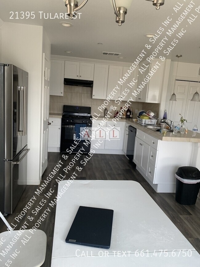 Photo - 21395 Tulare St