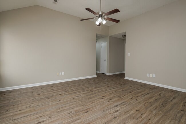 Photo - 227 Mountain Creek Dr