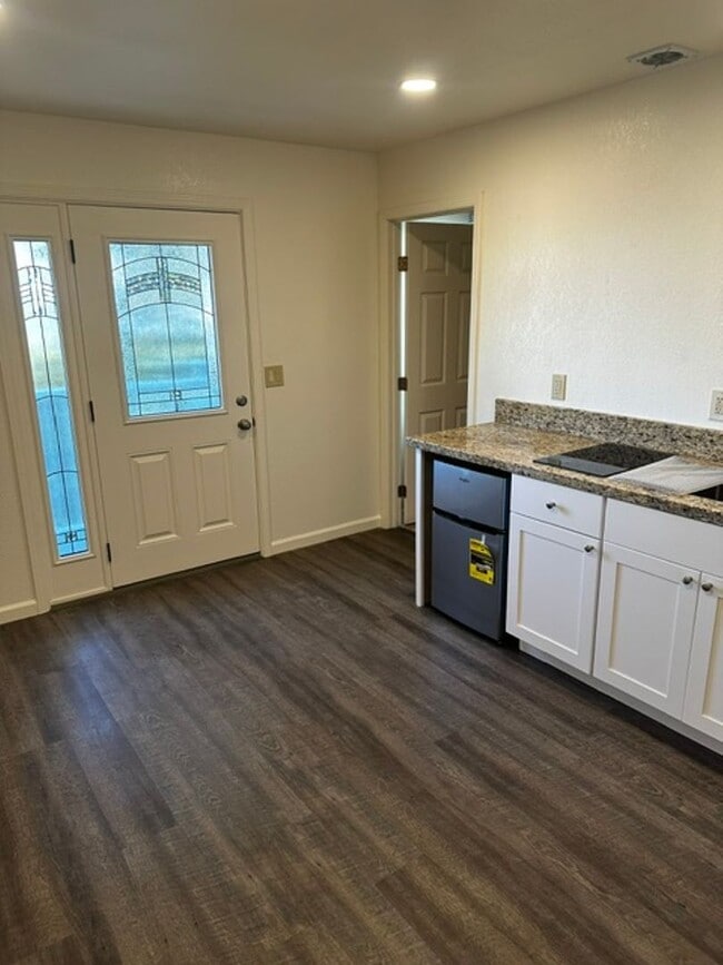 Photo - 124 Fontana Ave
