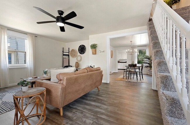 Photo - 532 W 5th Ave